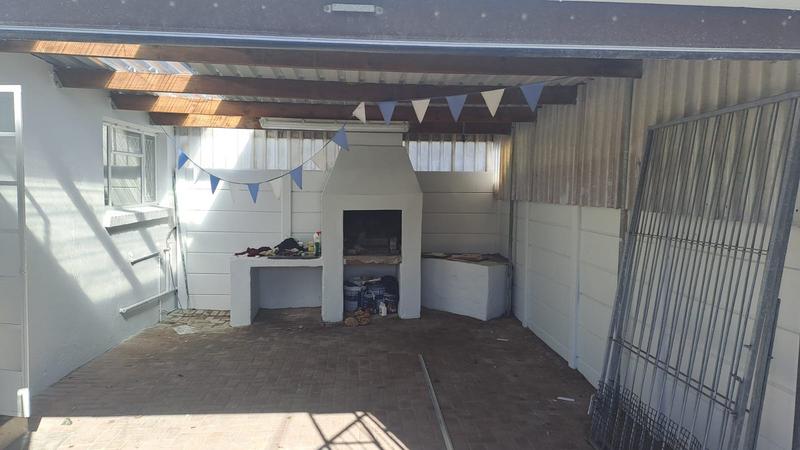 To Let commercial Property for Rent in Newton Park Eastern Cape